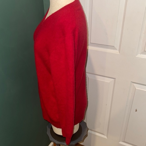 Men’s Alan Flusser Red V-Neck 100% Cashmere Sweater. large - Picture 3 of 7
